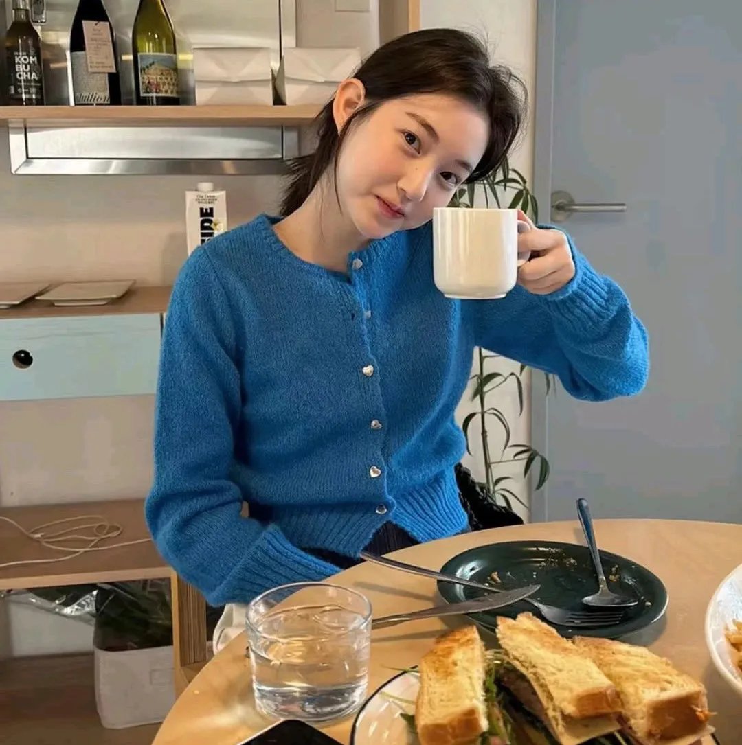 黑影窥窗